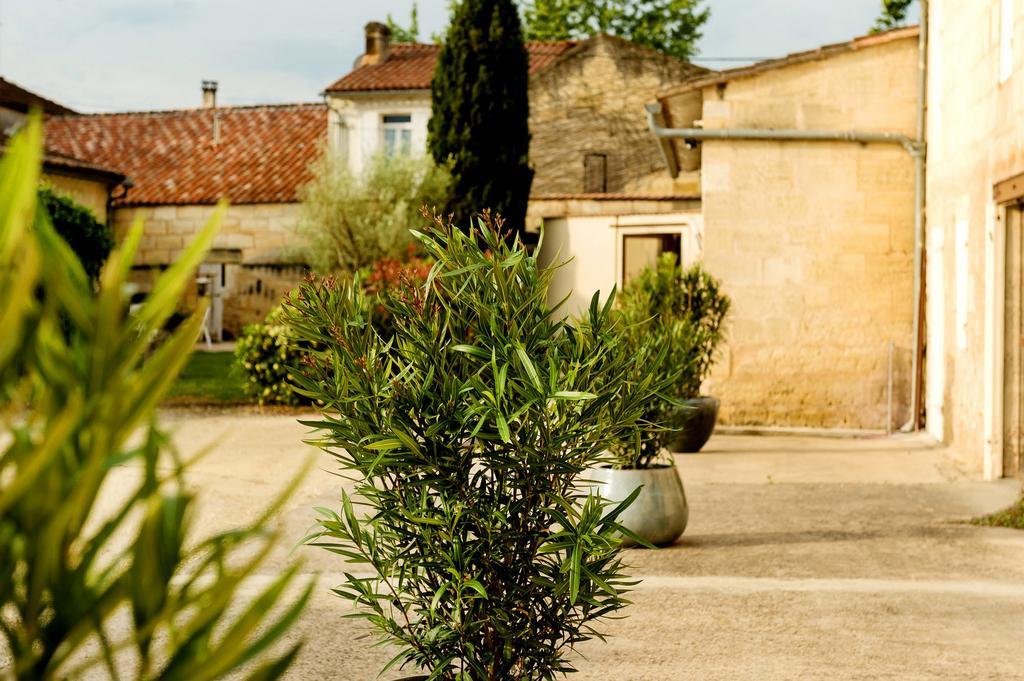 Chateau La Mothe Du Barry Moulon-sur-Dordogne Exterior photo